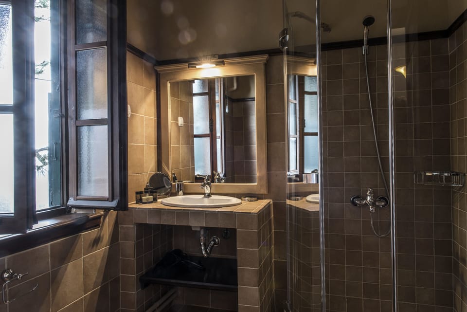 Deluxe Double Room, 1 Queen Bed, Non Smoking, Mountain View | Bathroom | Shower, free toiletries, hair dryer, bathrobes