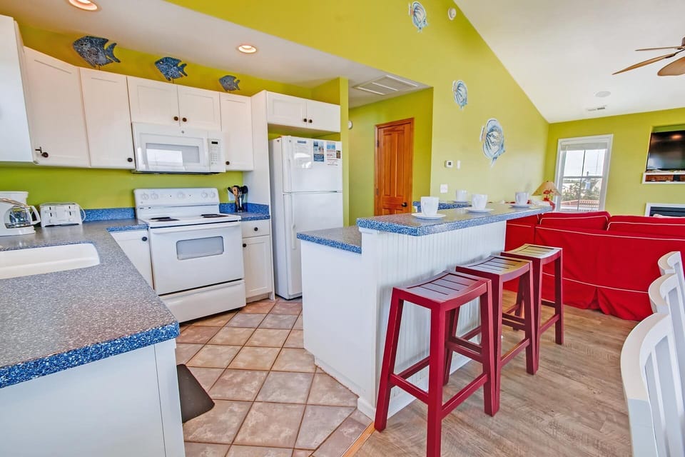 Surf-or-Sound-Realty-Family-Time-546-Kitchen-1