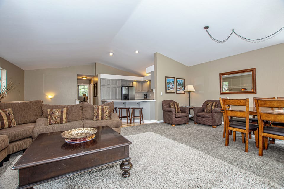 Shean - Living Kitchen and Dining