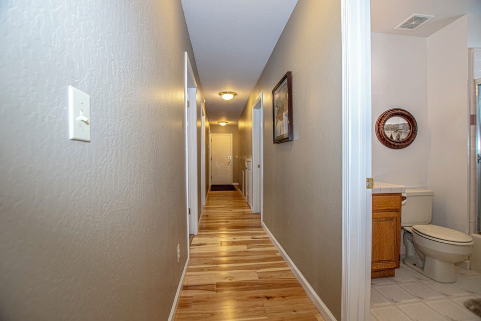 Shean - Hallway Downstairs to Bedrooms