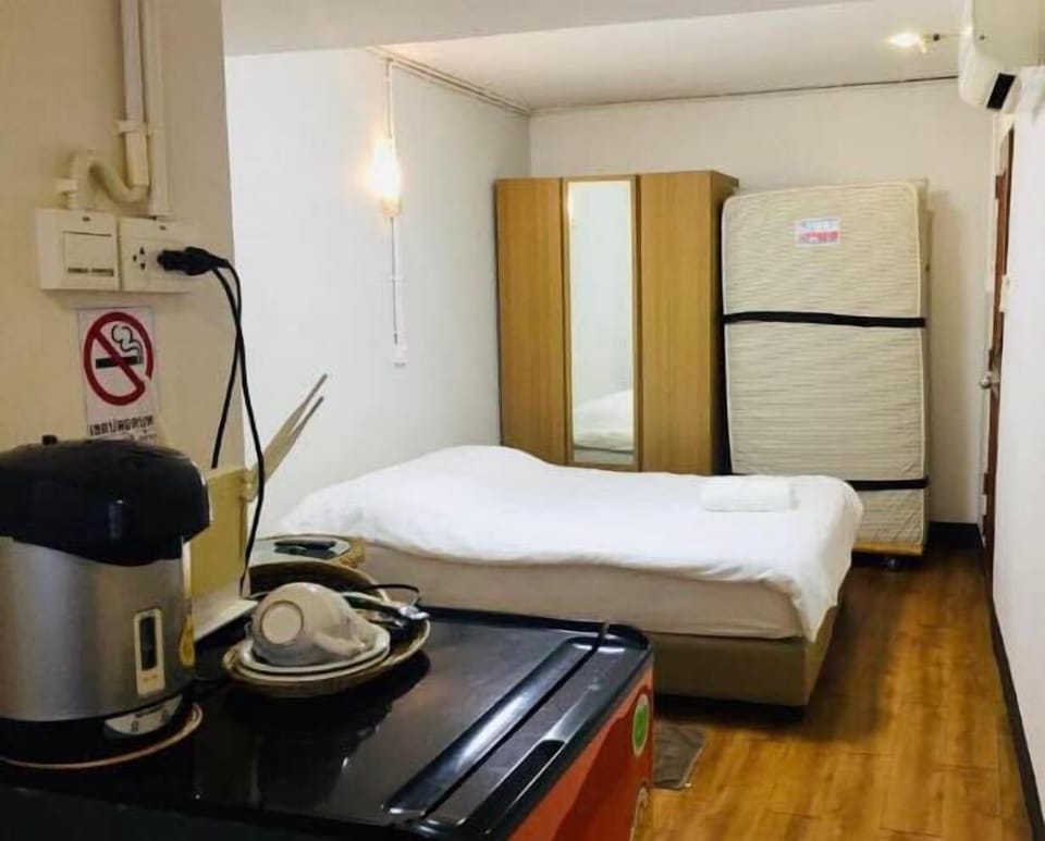 Deluxe Triple Room | Minibar, free WiFi, bed sheets
