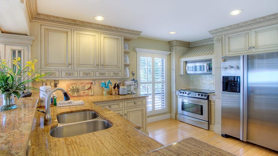 Large Updated Kitchen 