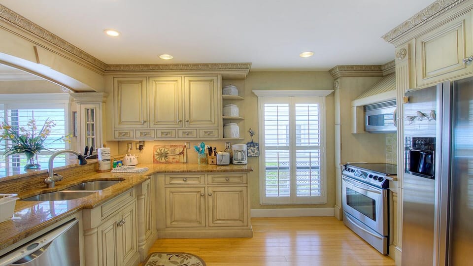 Large Updated Kitchen 