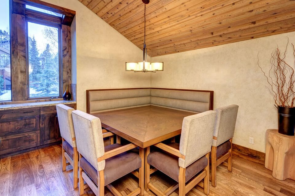 aspen-hollow-2-dining-room
