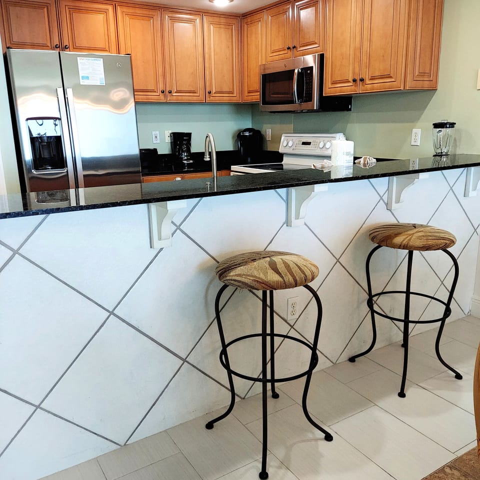 Bar with Seating For 2