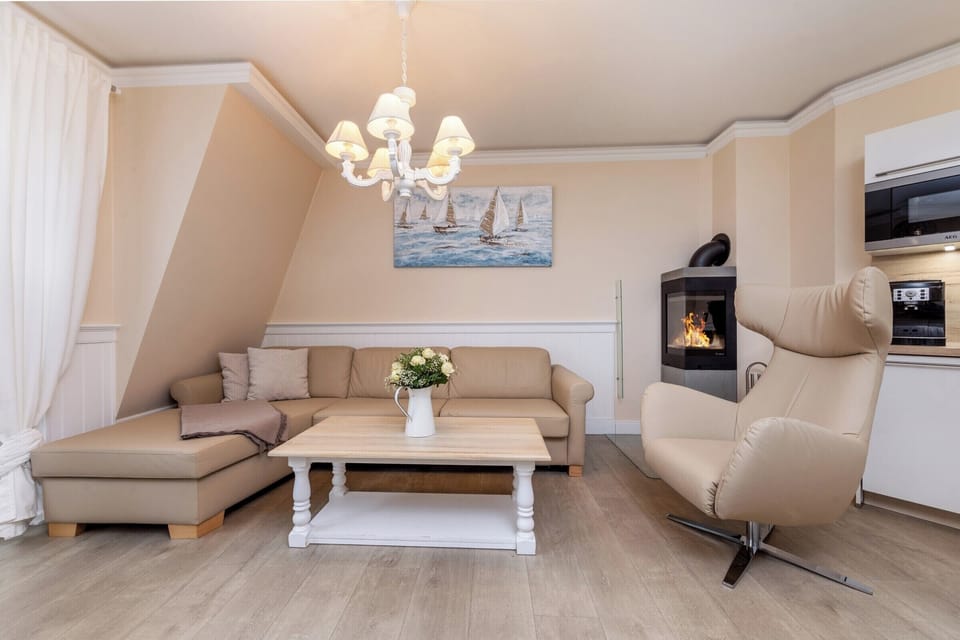 Flat-screen TV, fireplace, heated floors