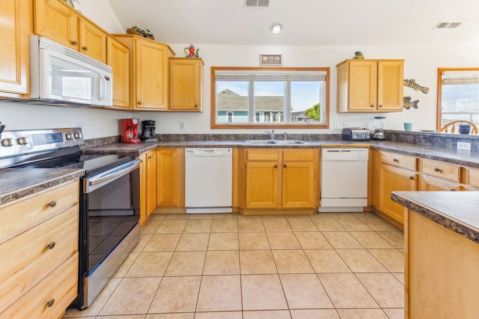 Surf or Sound Realty - 448 - Coaches Cove - Kitchen -1
