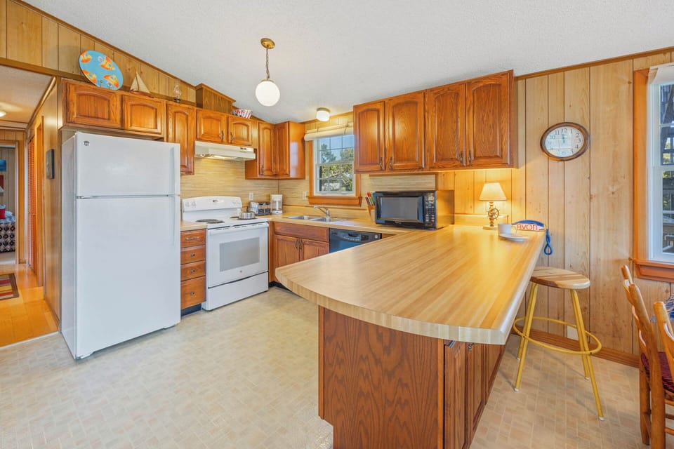 Surf or Sound Realty - 77 - Hush Puppy Drum - Kitchen -2