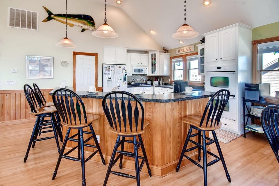 Surf-or-Sound-Realty-Freebird-460-Kitchen-1