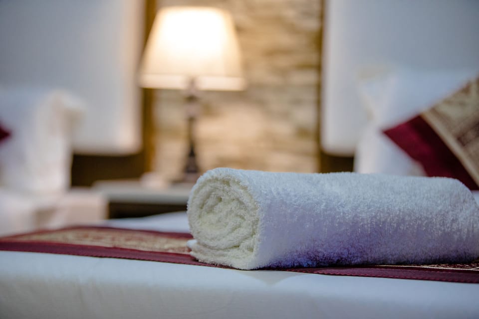 Deluxe Double or Twin Room | Minibar, in-room safe, desk, laptop workspace