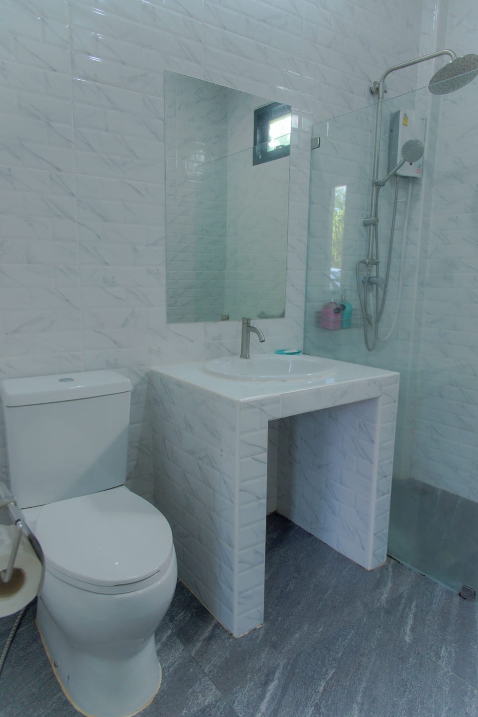Family Room | Bathroom | Shower, towels