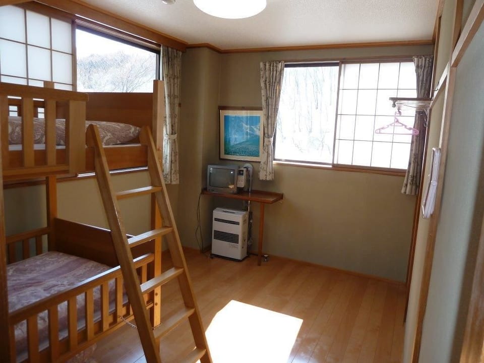 Bunk Bed Room for 3 People [Maximum Stay 6 Nights] | Blackout drapes, free WiFi, bed sheets