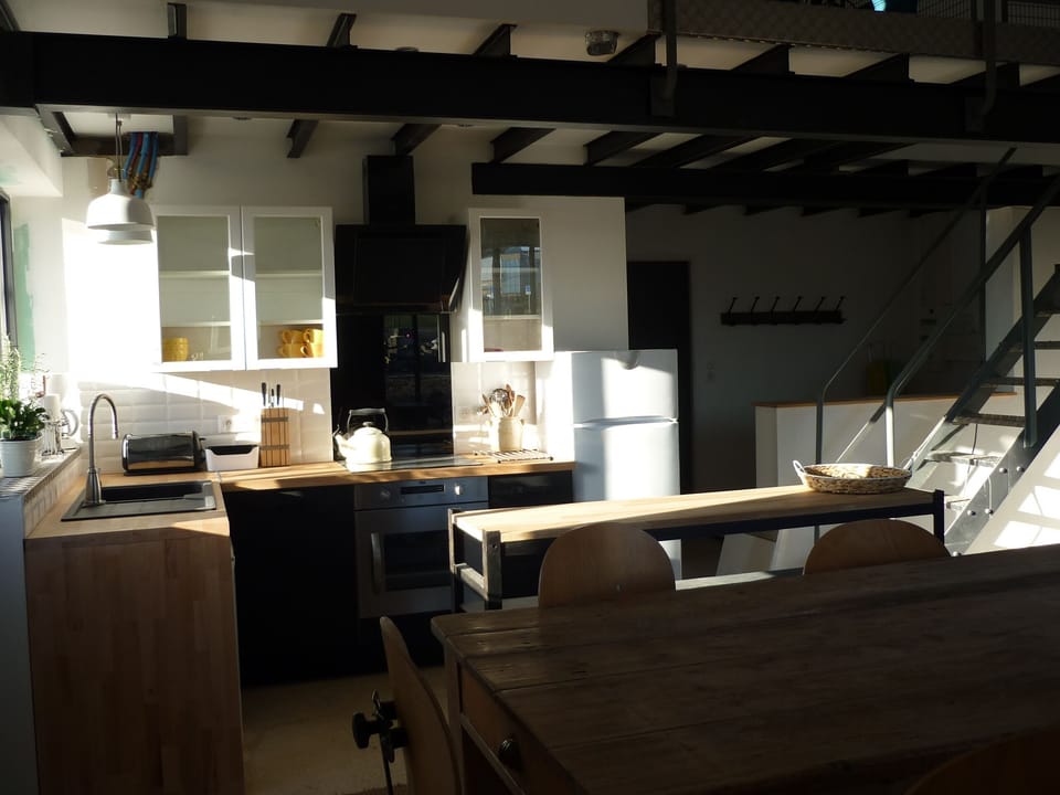 Dining/kitchen area