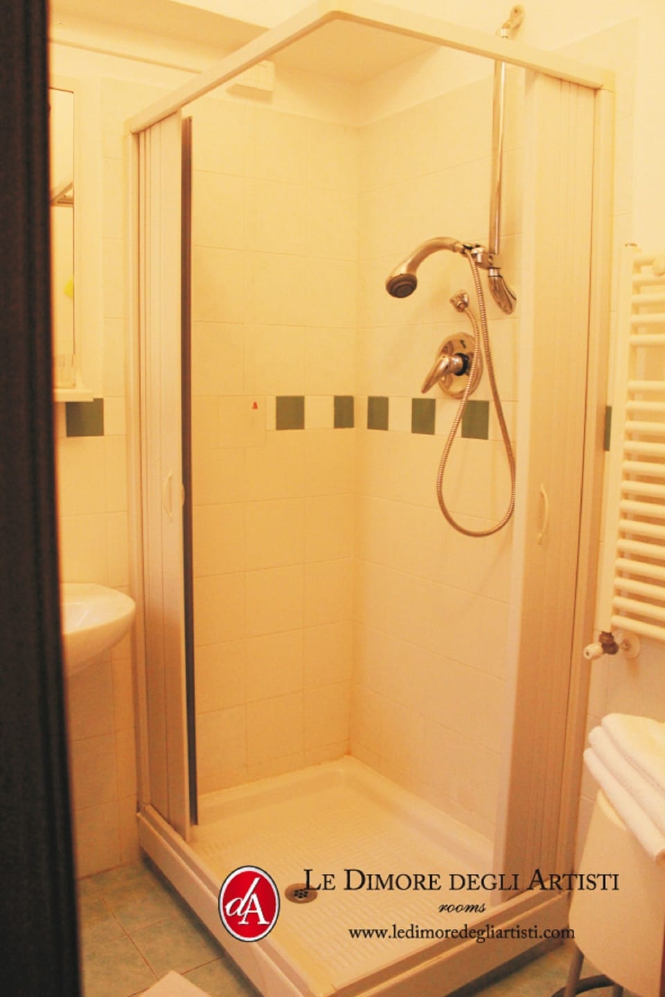 Superior Triple Room | Bathroom shower