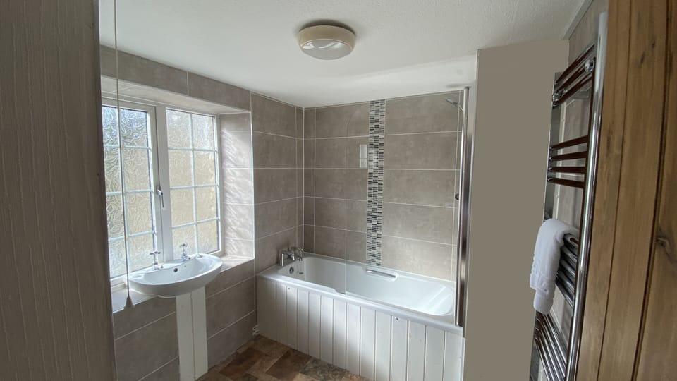 Suite, Ensuite | Bathroom