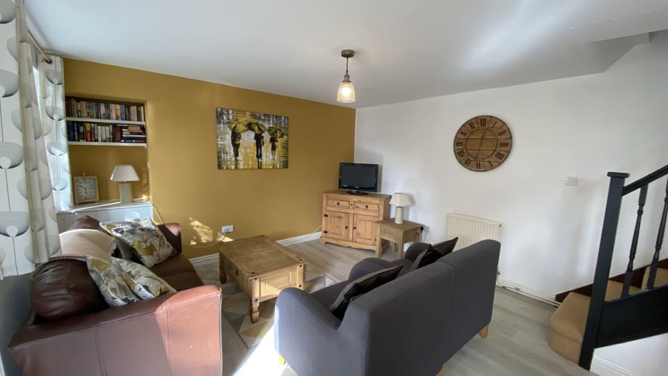 Cottage, Private Bathroom | Lounge