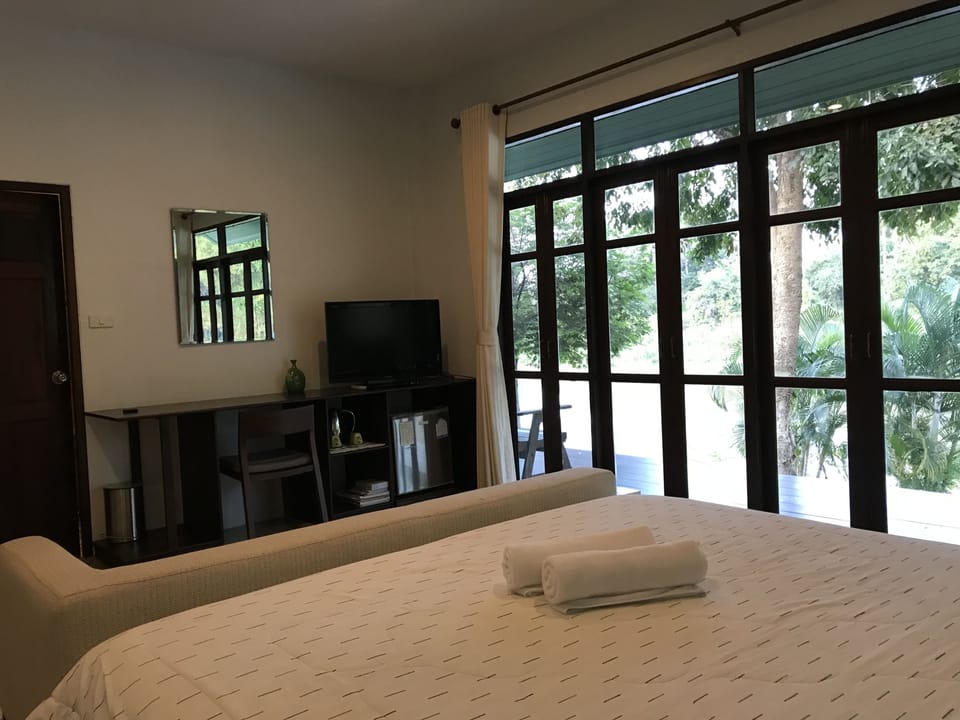 Lemon House | Minibar, rollaway beds, free WiFi