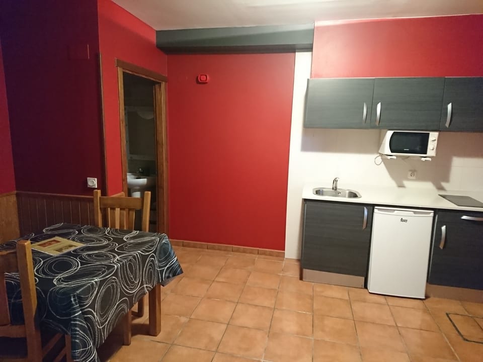 Apartment, 1 Bedroom, Balcony, Garden View | Private kitchenette