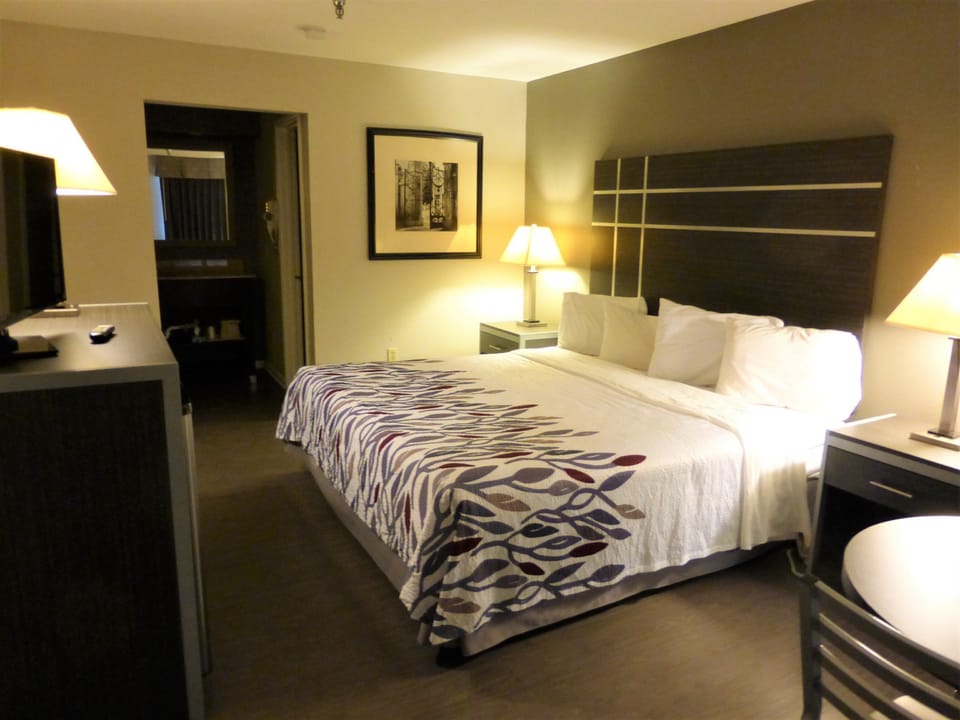 WiFi (free), bed sheets