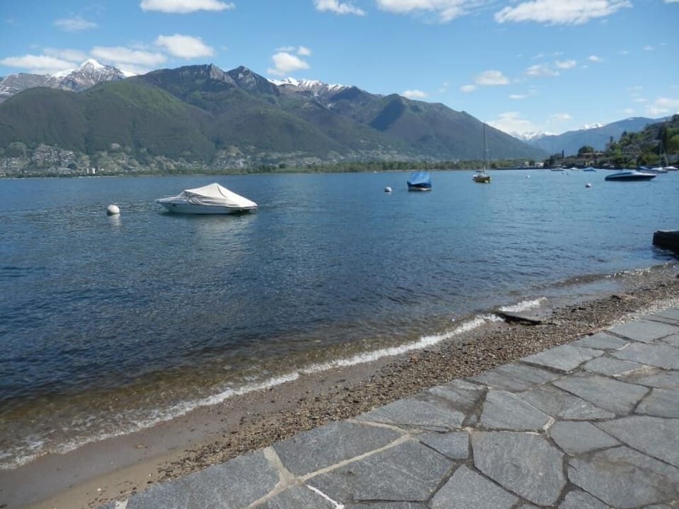 Lago Maggiore invites you for a swim 