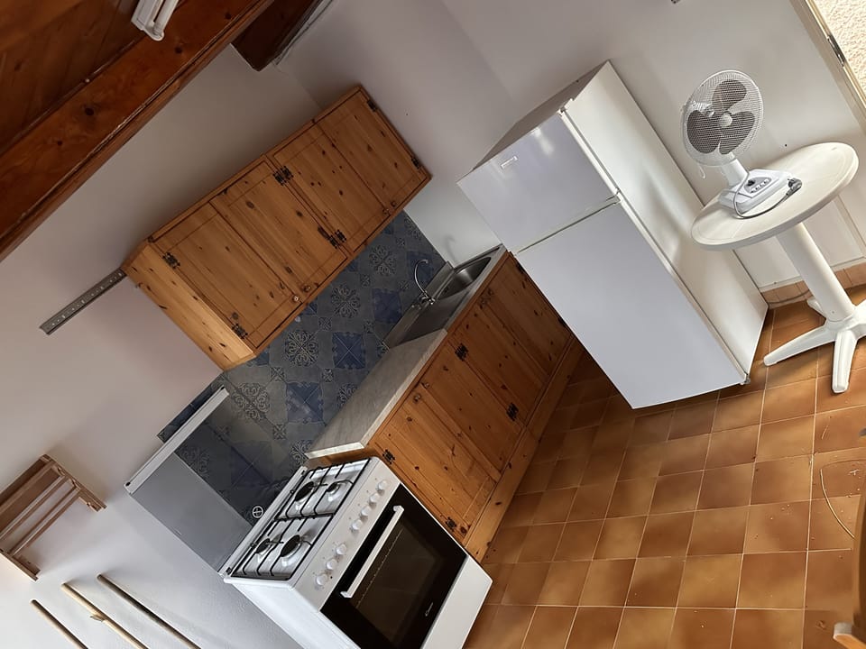 Economy Duplex | Private kitchen | Fridge, oven, stovetop, cookware/dishes/utensils