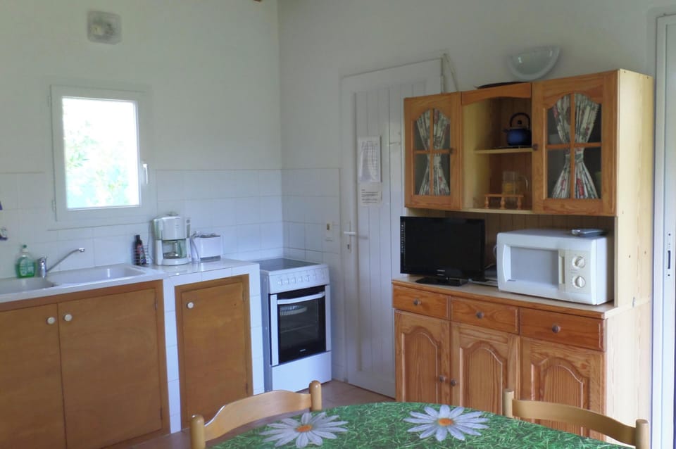 Living room, kitchen area