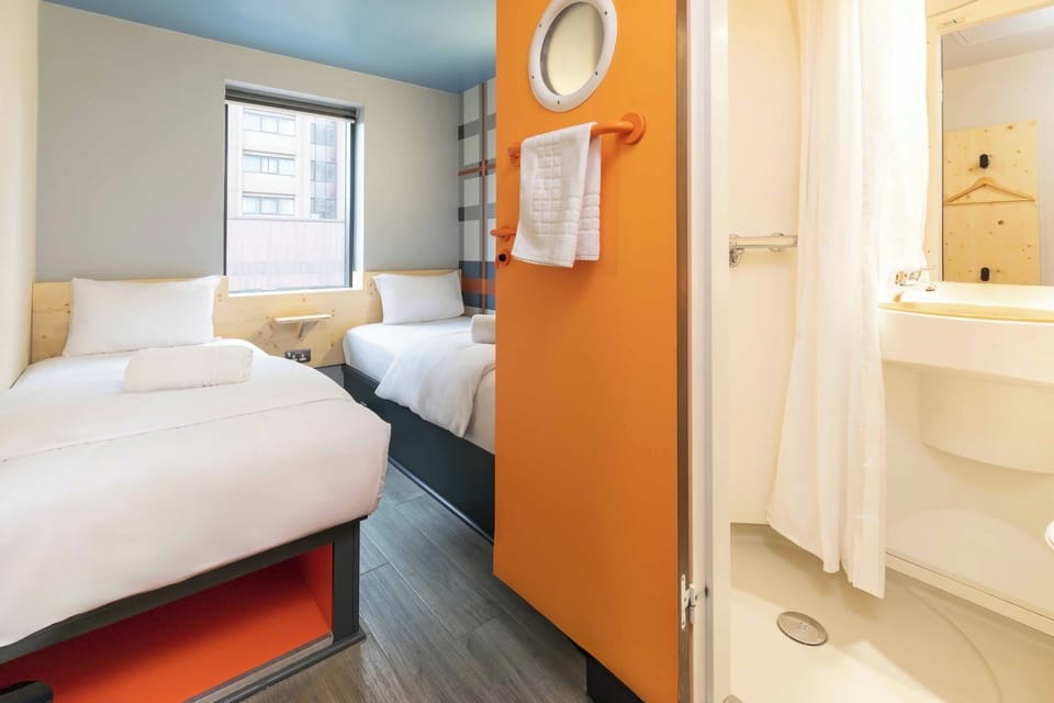 Standard Twin Room, 2 Twin Beds | Laptop workspace, soundproofing, iron/ironing board, free WiFi