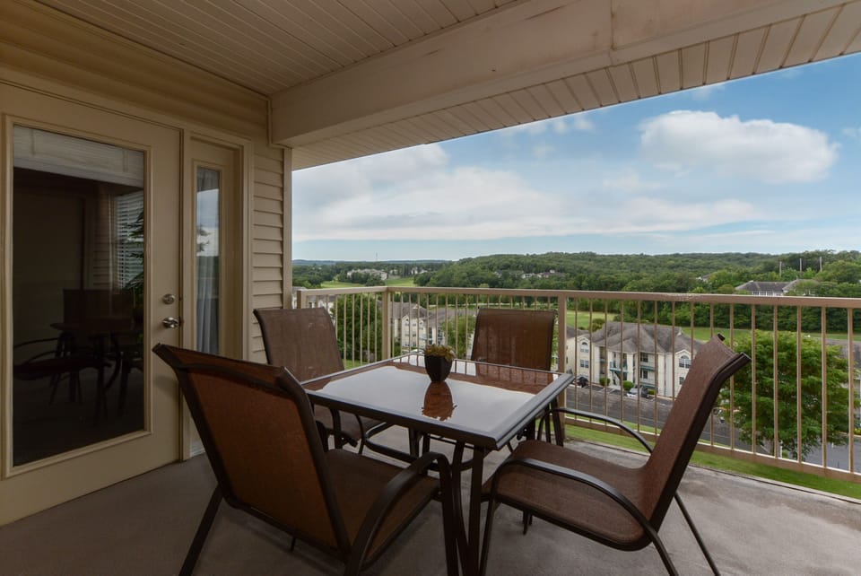 Patio overlooking Thousand Hills Golf Course