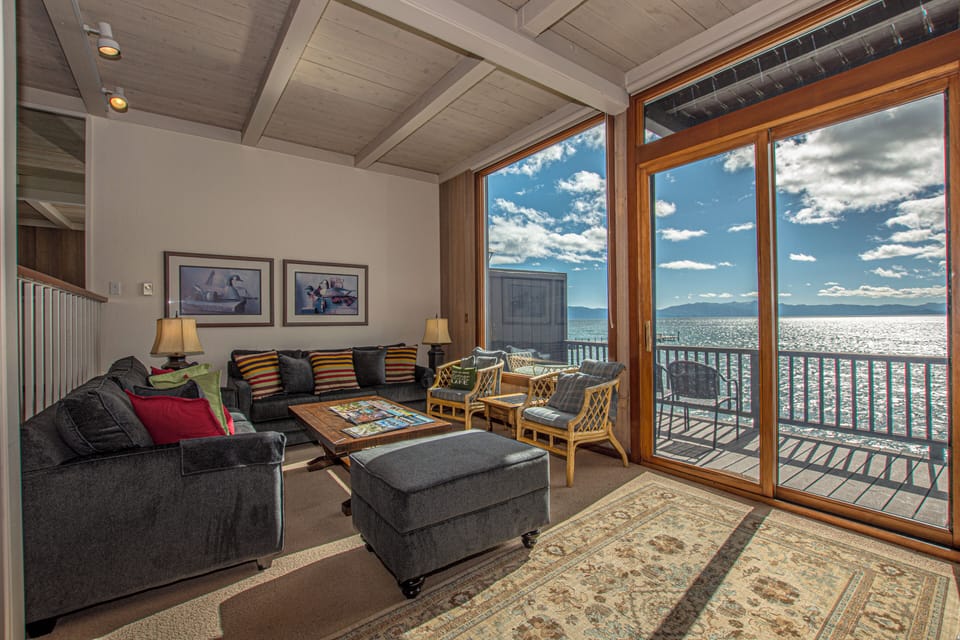 Star Harbor 13 - Living Area