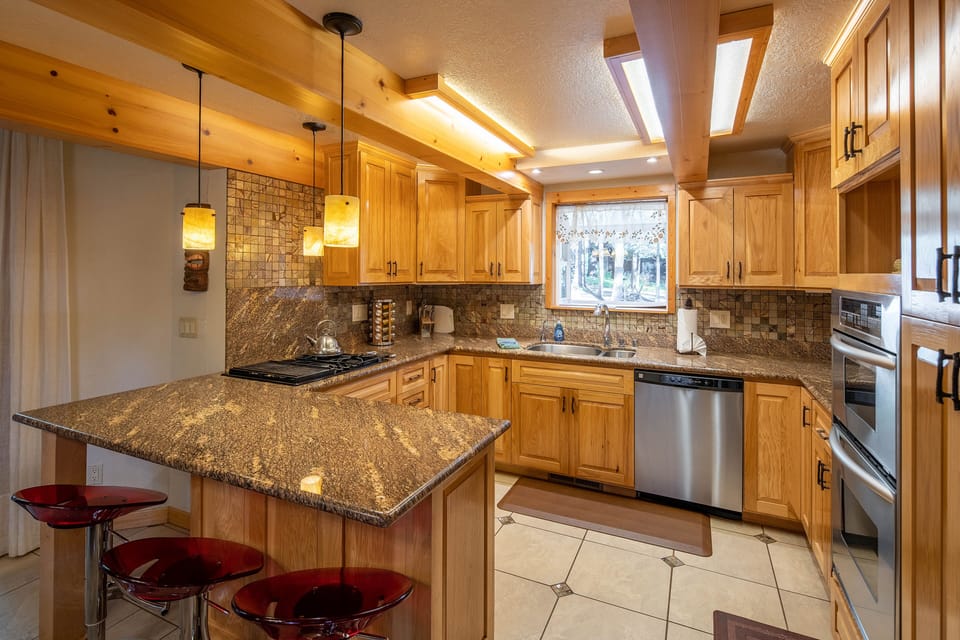 Poplar Place Kitchen Stove - Poplar Place Kitchen Stove