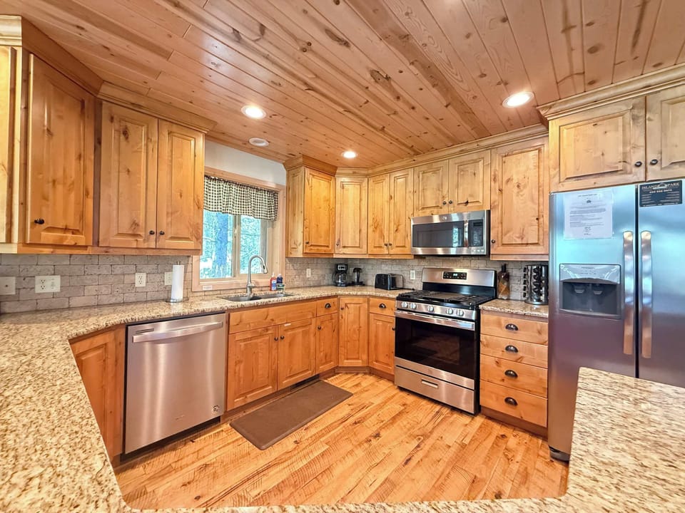 Full gourmet kitchen. Everything you need to cook that perfect meal.