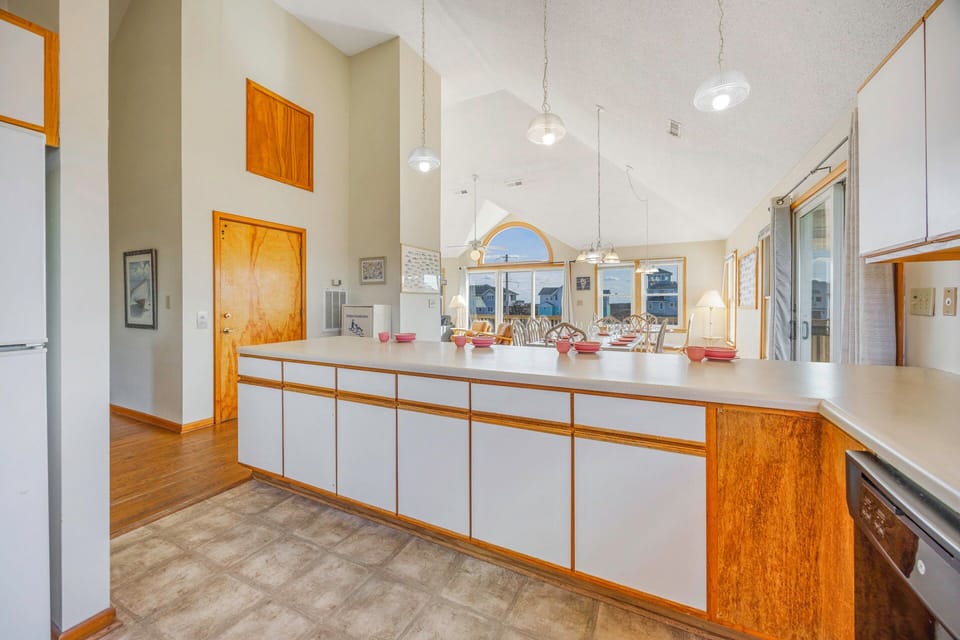 Surf or Sound Realty - 753 - Longview - Kitchen -1