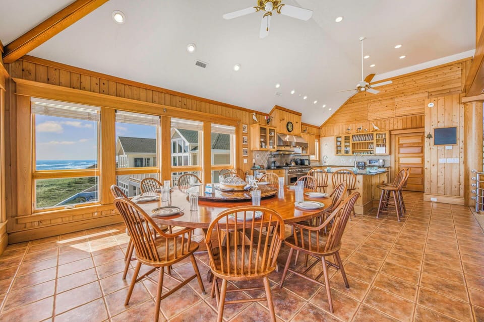 Surf or Sound Realty - 603 - Seven Cousins Cottage - Dining Area -2