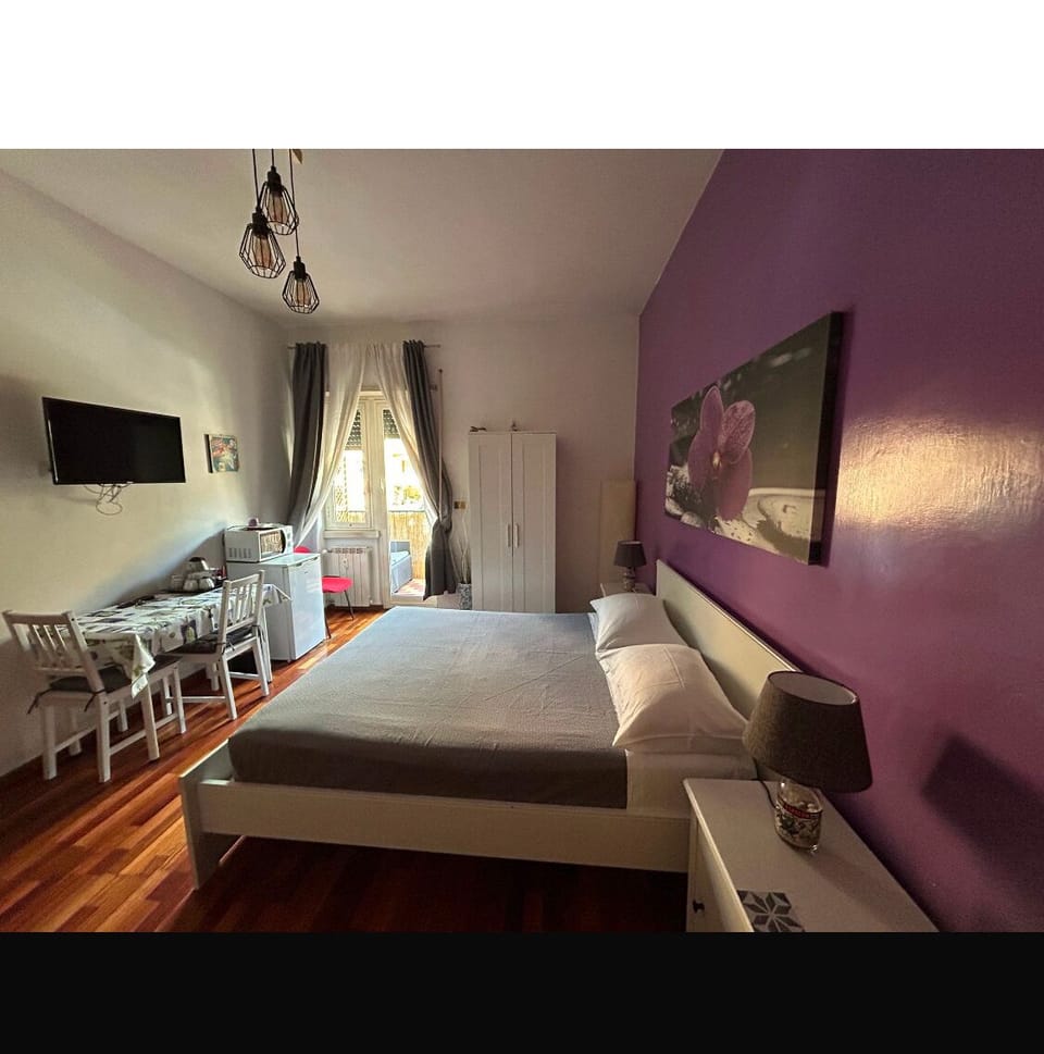 Superior Triple Room | 1 bedroom, down comforters, desk, laptop workspace