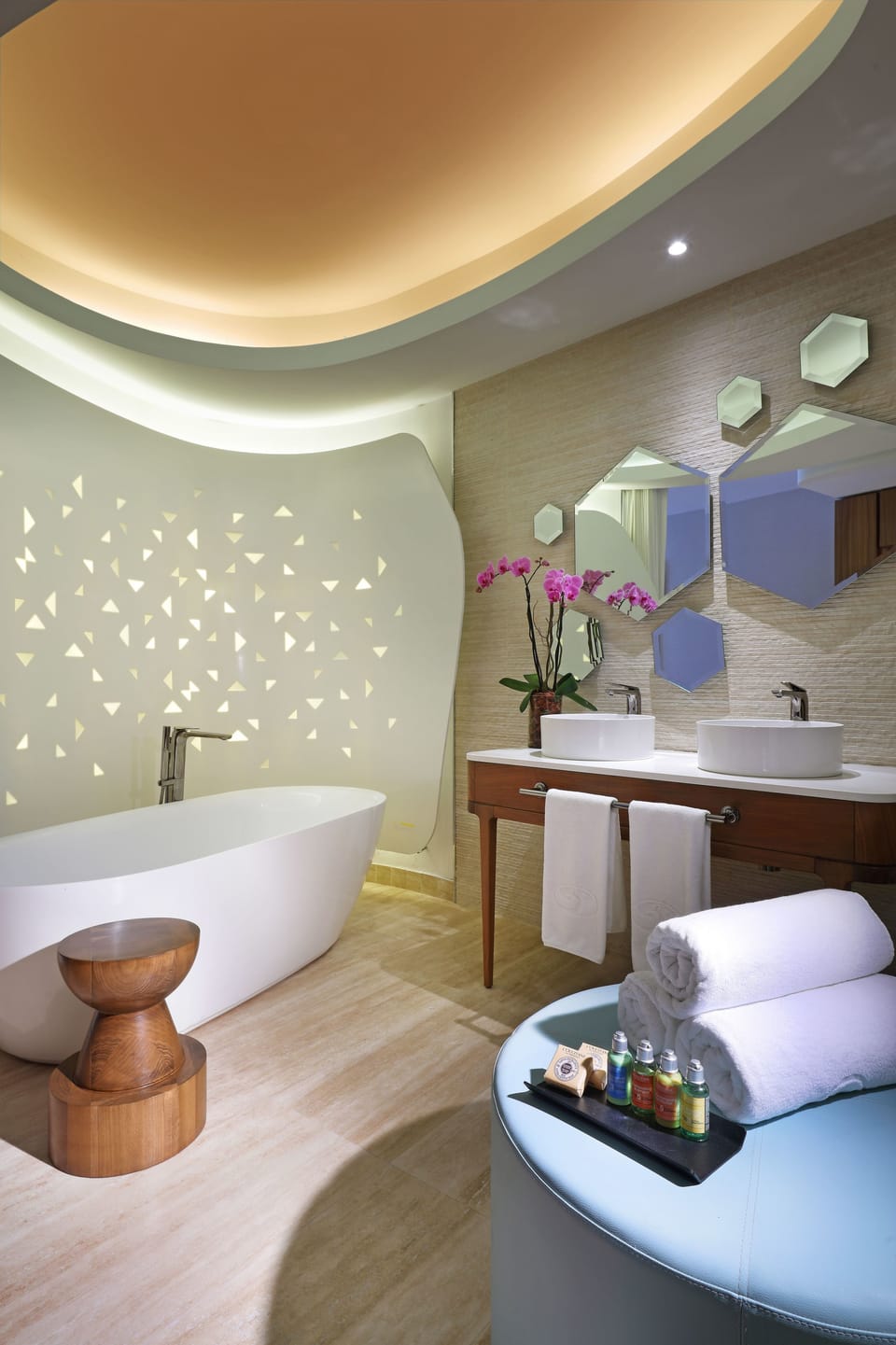 Separate tub and shower, jetted tub, rainfall showerhead