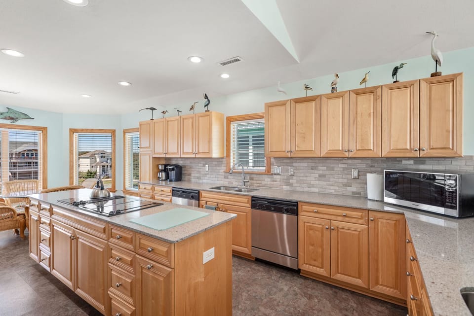 JR15: Heaven By The Sea | Top Level Kitchen