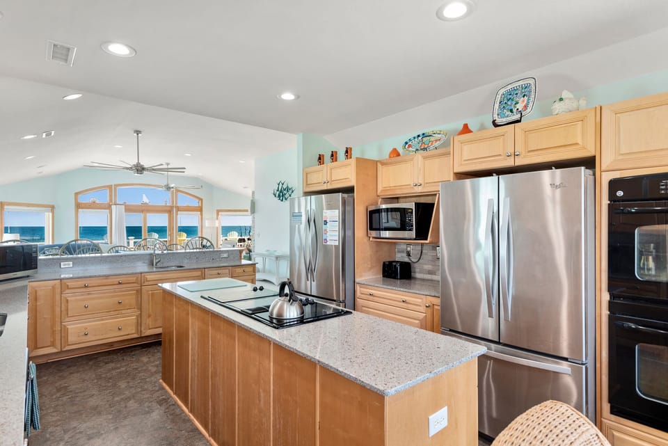 JR15: Heaven By The Sea | Top Level Kitchen