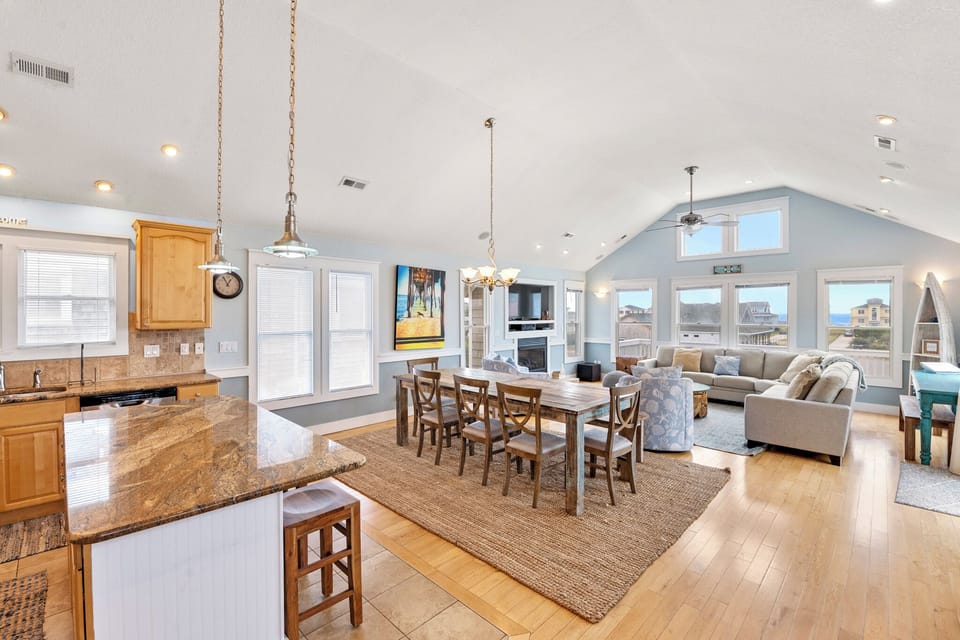 JR101: Avalon | Top Level Overview - Fireplace Not Available For Guest Use