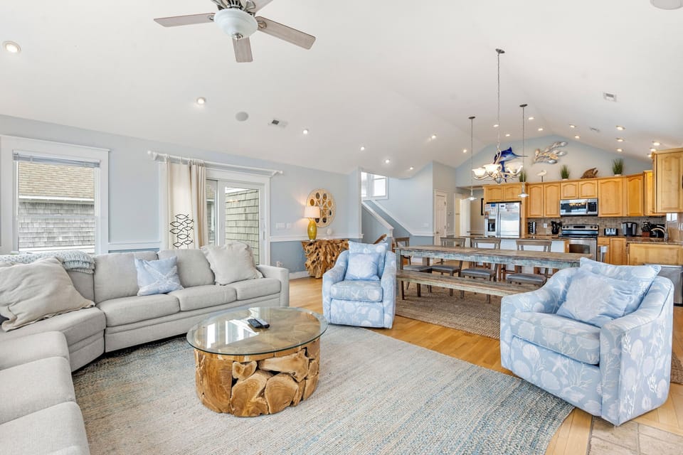 JR101: Avalon | Top Level Living Area
