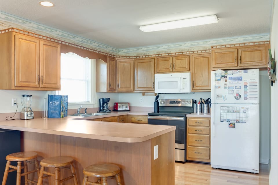 SN39: Crab Cottage | Mid Level Kitchen