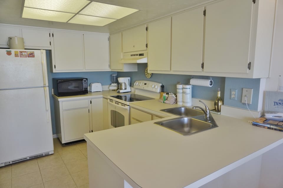 Full Kitchen Area