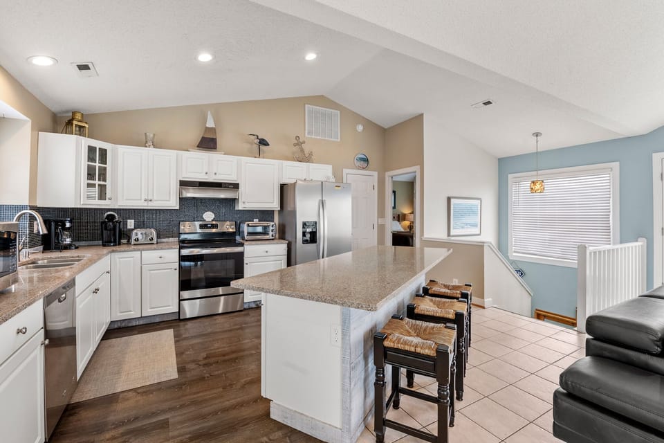 SS47: Vacation Station | Top Level Kitchen