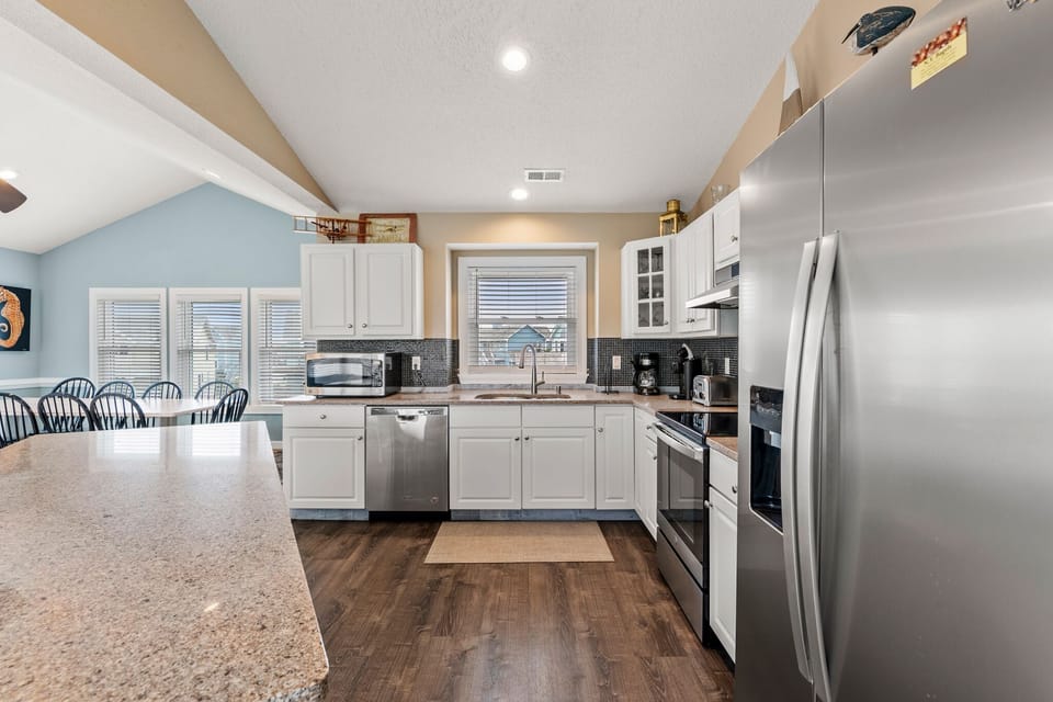 SS47: Vacation Station | Top Level Kitchen