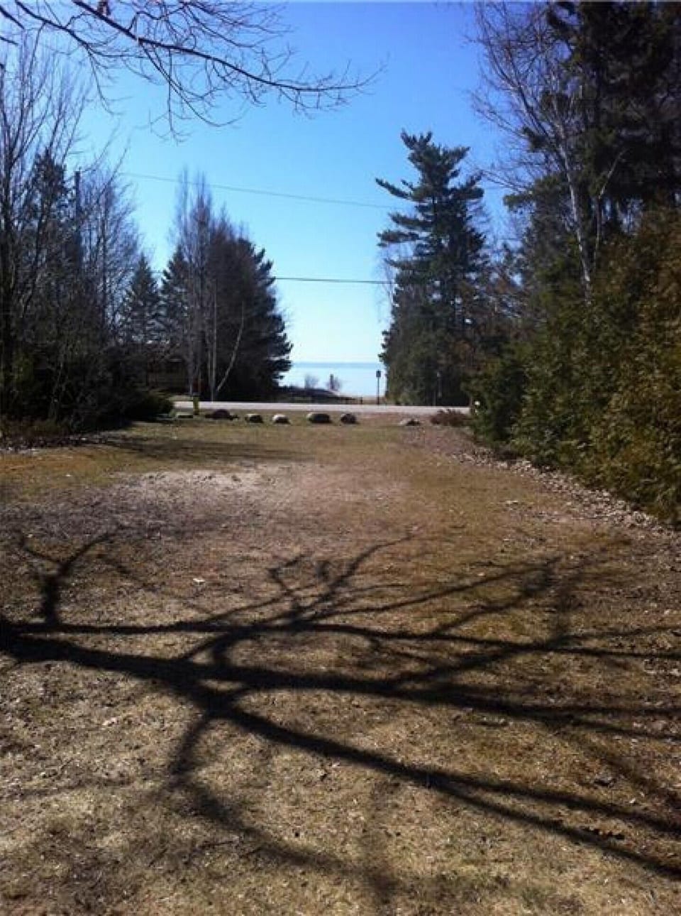 Shortcut walkway to Lafontaine beach.