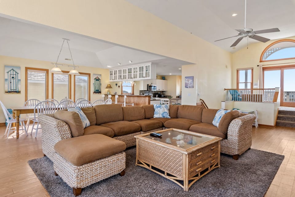 SS67: Make A Wish | Top Level Living Area