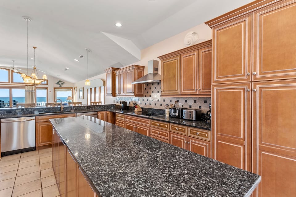 JR12:  Carolina Dream | Top Level Kitchen