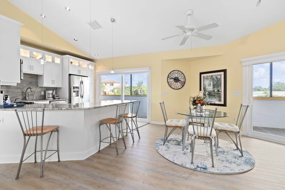 Dinner Room & Kitchen