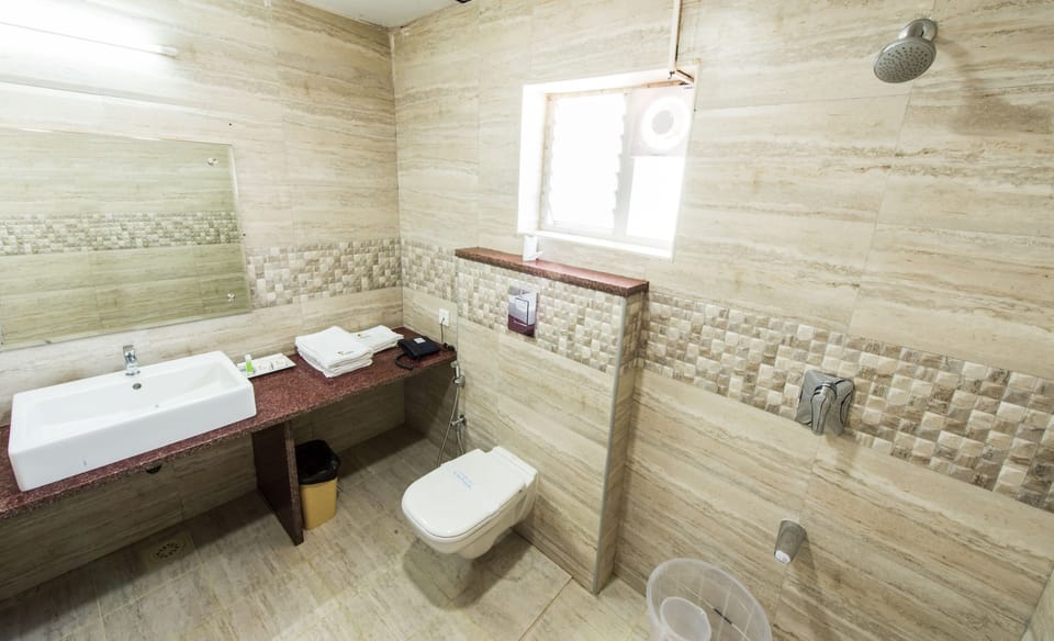 Shower, towels