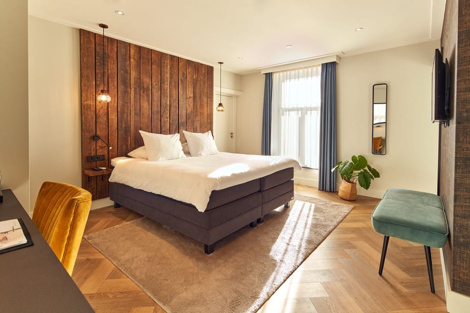 Balcony Suite I Hotel Zuidkade | Premium bedding, minibar, in-room safe, desk