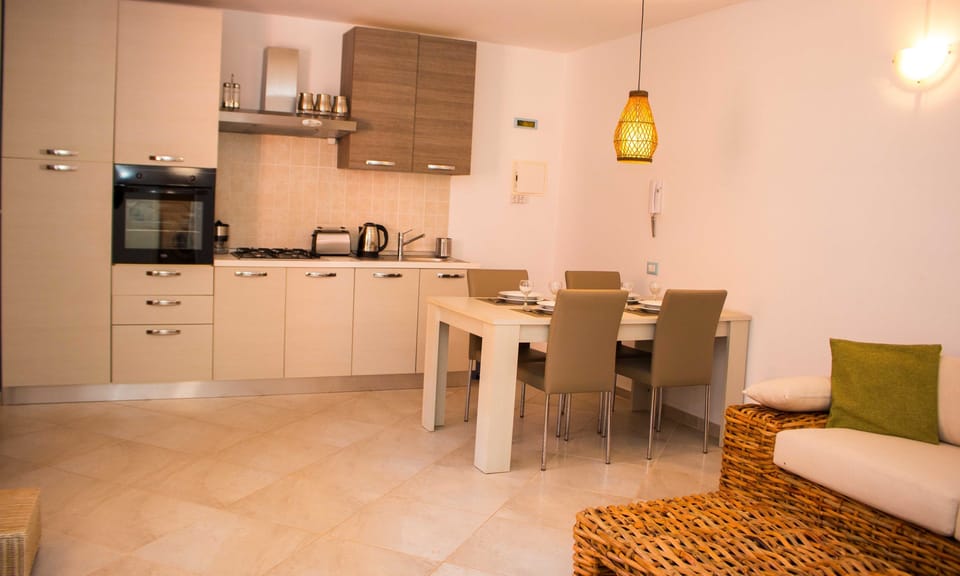 Apartment, 2 Bedrooms, Ocean View | Living area | 32-inch TV with premium channels